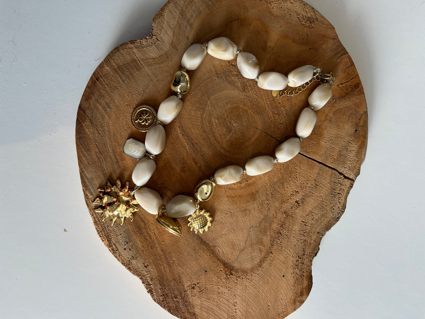 Collier à pampilles blanc