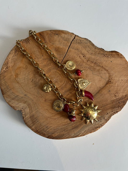 Collier à pampilles bordeaux