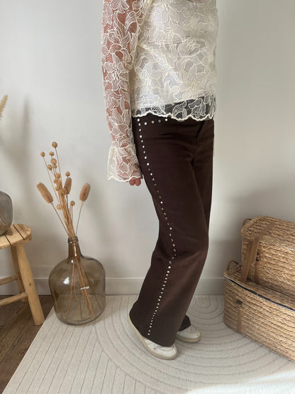 Pantalon "Ari" à clous marron