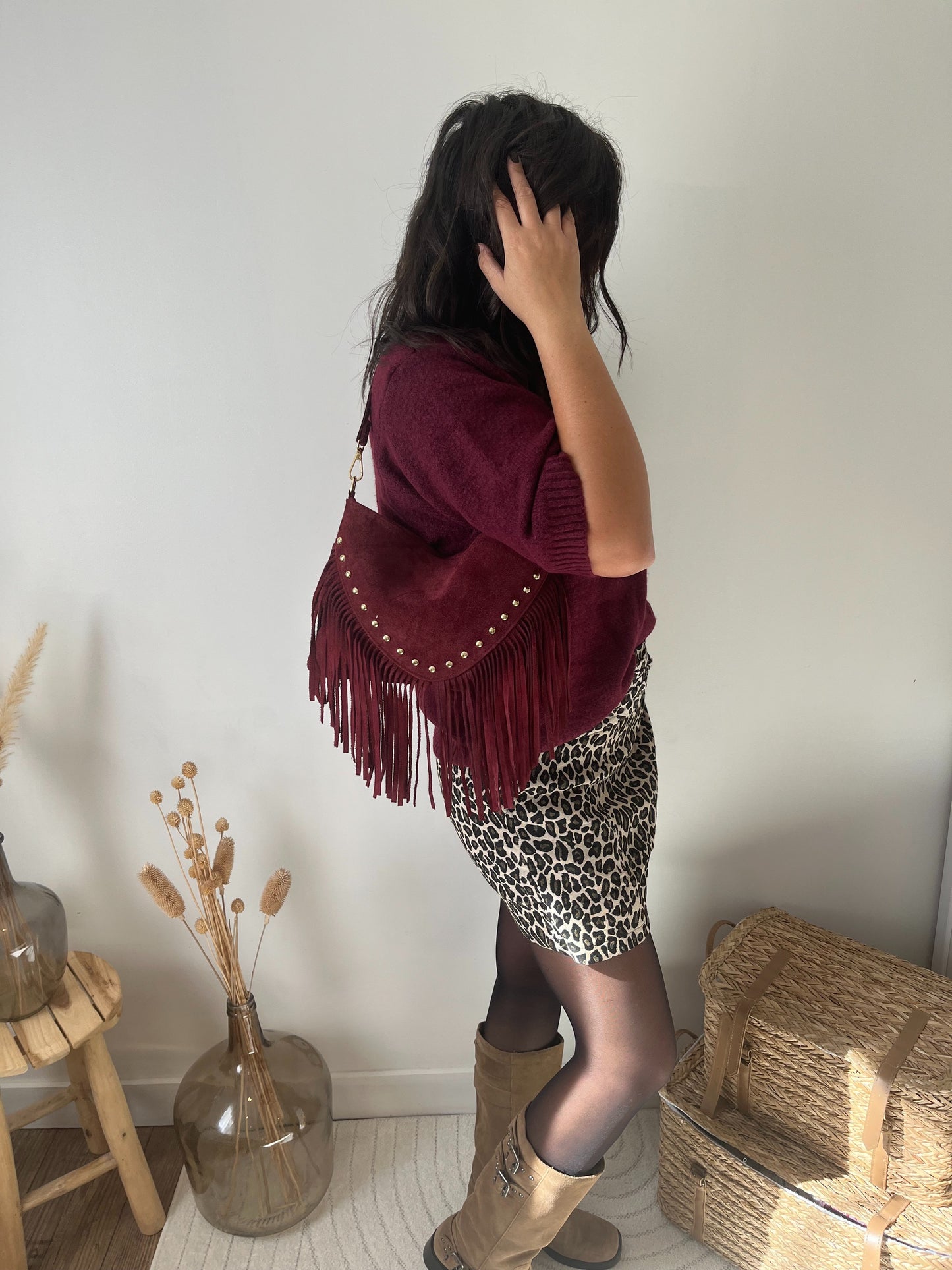 Sac en cuir avec franges et clous "Ava" bordeaux